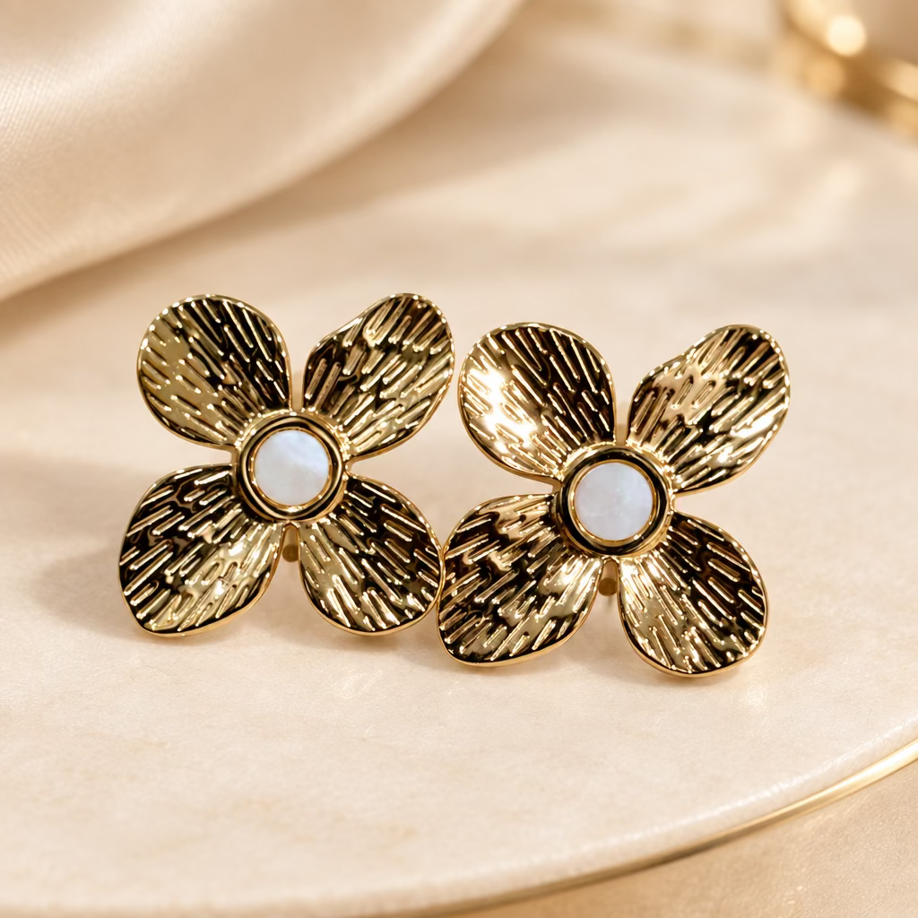 Gold flower-shaped stud