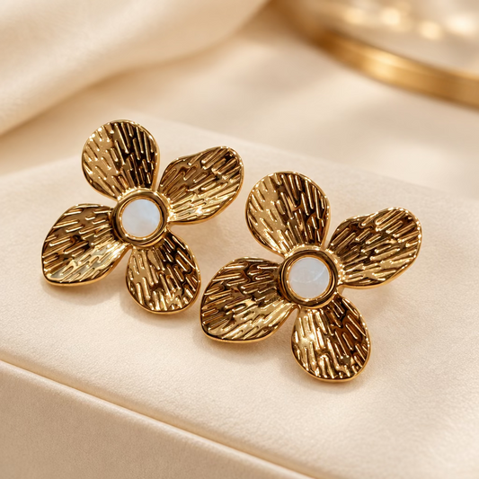 Gold flower-shaped stud