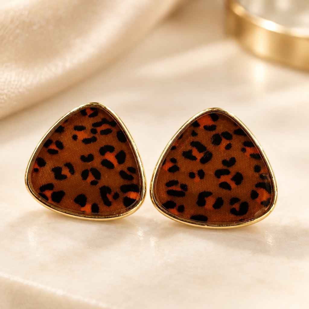 Triangular leopard-print stud