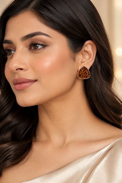Triangular leopard-print stud