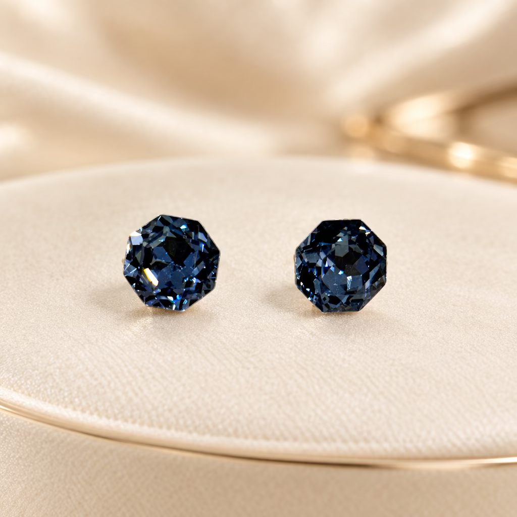 Round stud earrings