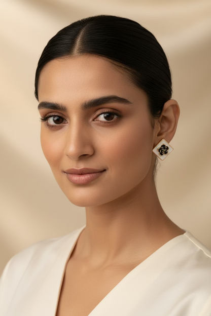 Majiali Stud Earrings