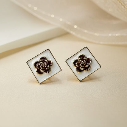 Majiali Stud Earrings