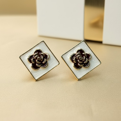 Majiali Stud Earrings