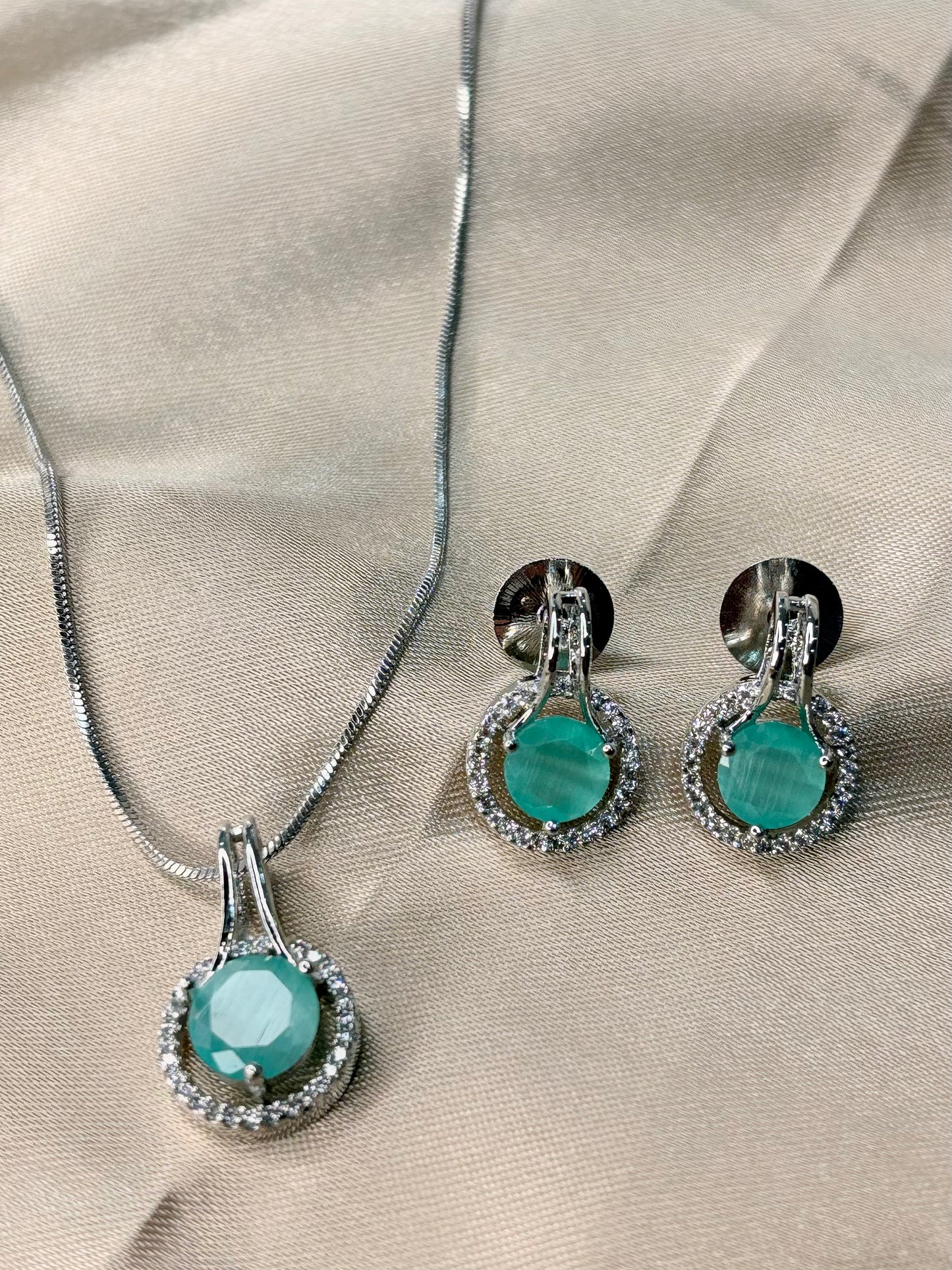 Amara Crystal Duo