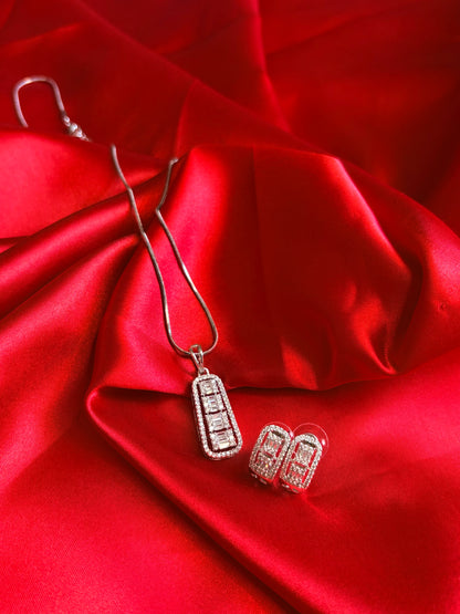 MODERN MUSE COMBO WITH EARRING