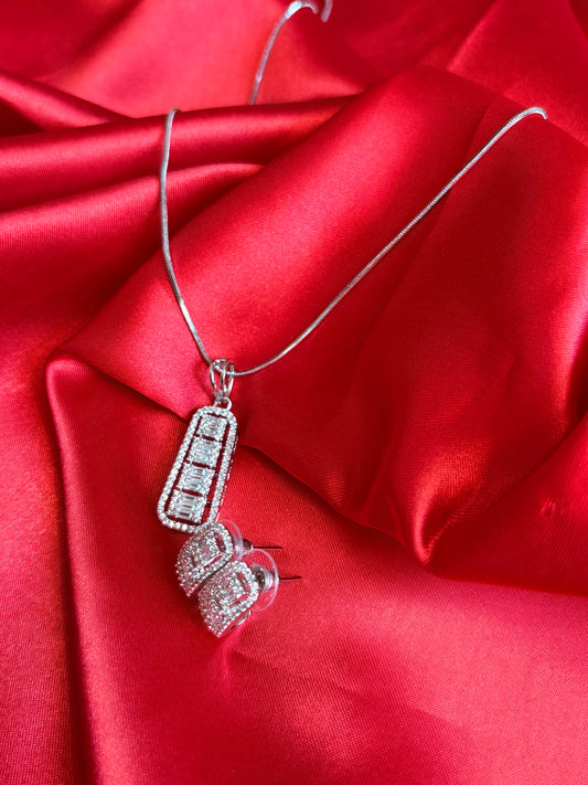 MODERN MUSE COMBO WITH EARRING