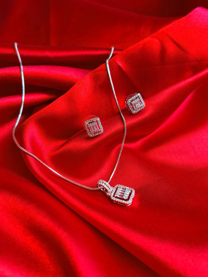 CRYSTAL SQUARE COMBO WITH EARRING