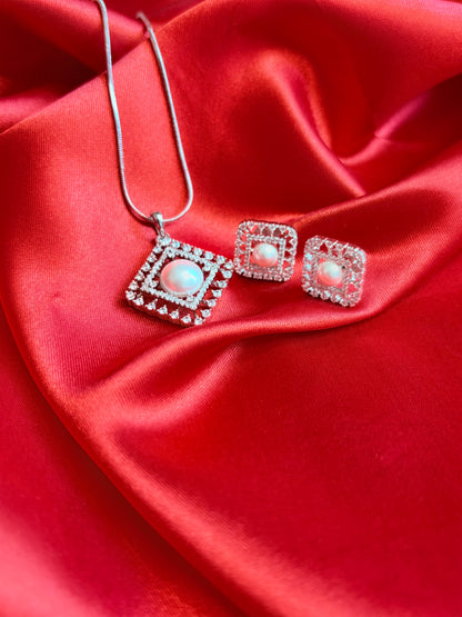 HALO SQUARE COMBO WITH EARRING