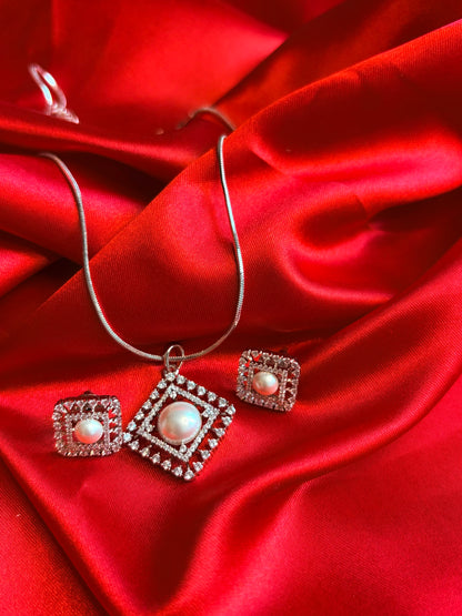 HALO SQUARE COMBO WITH EARRING