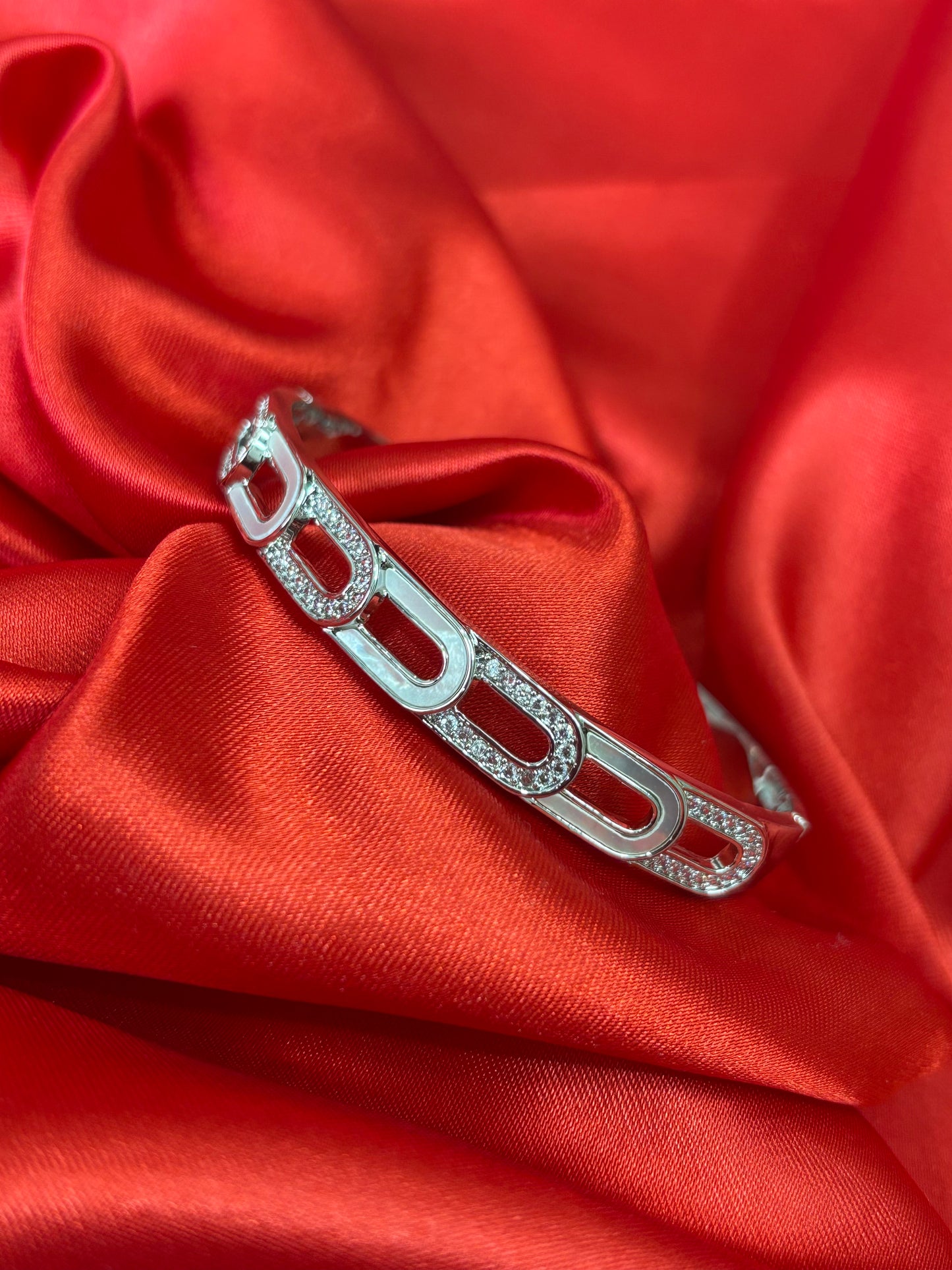 Cubic Zirconia Link Openable Bangle