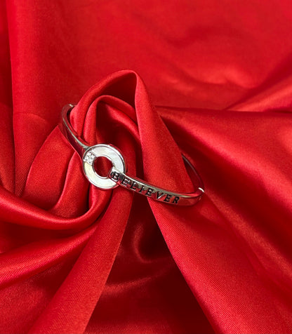 Circular Charm With BELIEVER Bangle