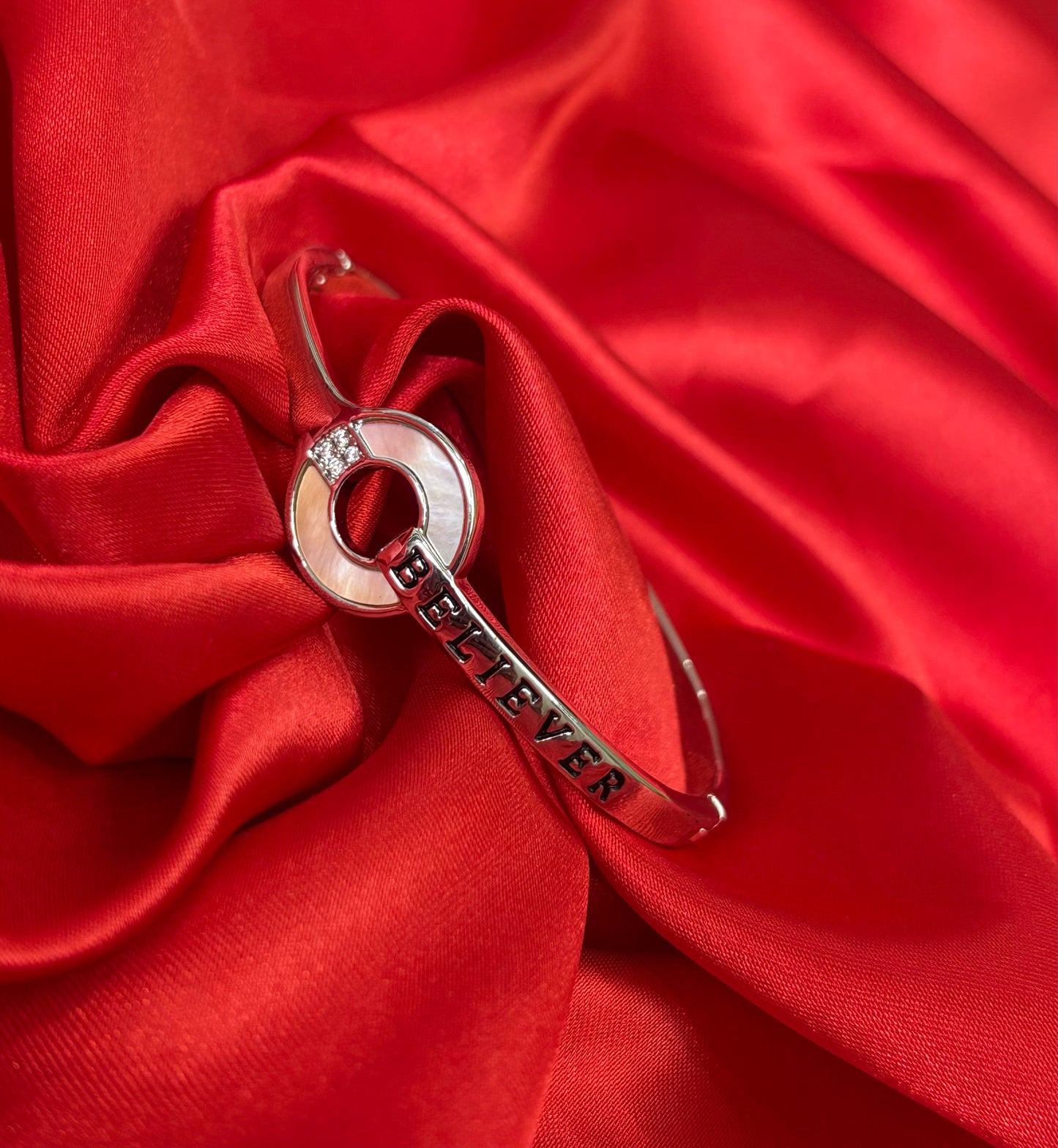Circular Charm With BELIEVER Bangle