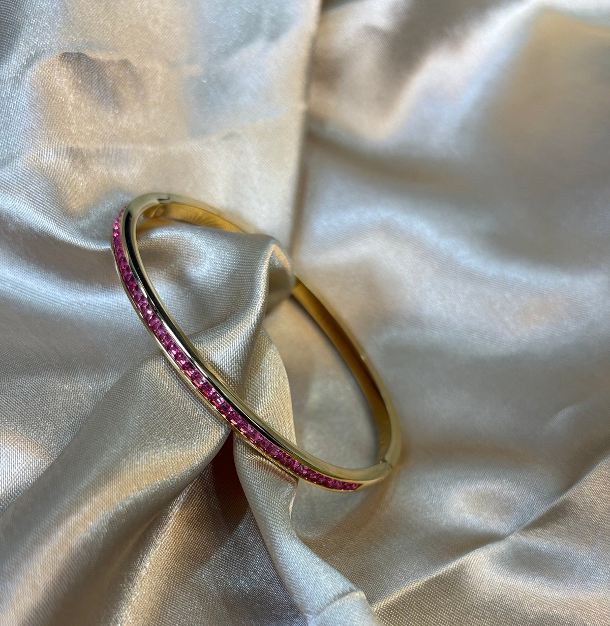 Elite Line Bangle (Gold/Pink Stones)