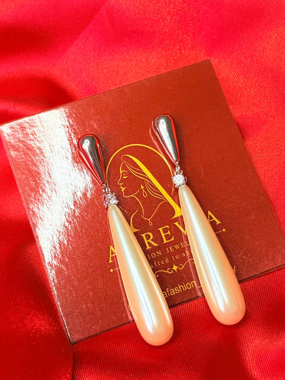 Luna Pearl Drop