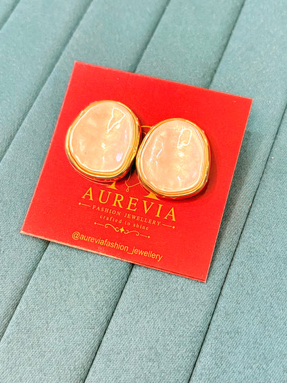 ORGANIC OVAL STUD