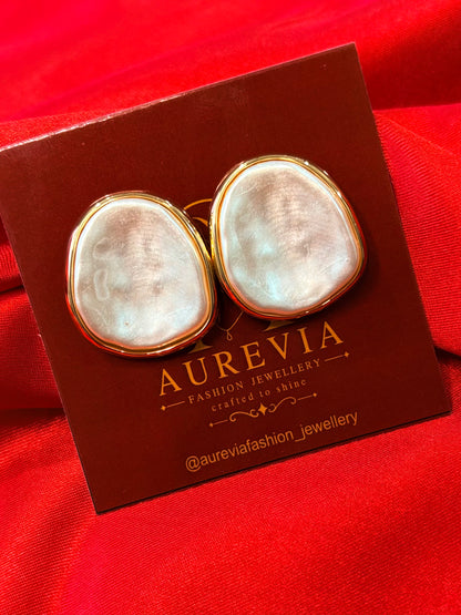 ORGANIC OVAL STUD
