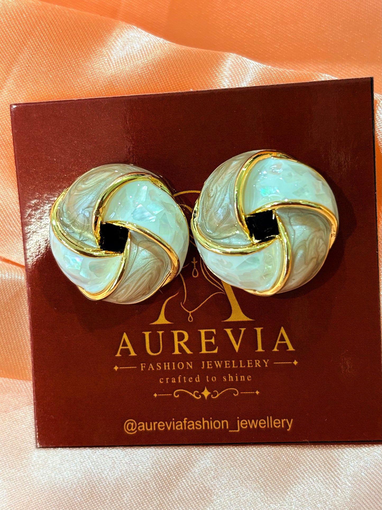 SWIRL KNOT BROOCH STUD