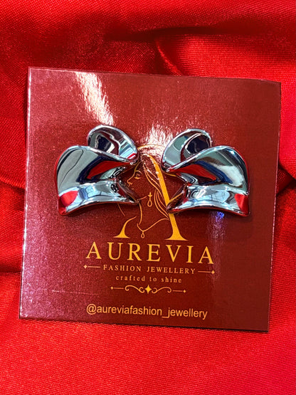 ABSTRACT TWISTED RIBBON STUD