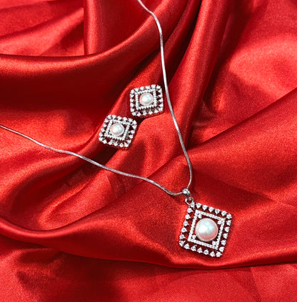 HALO SQUARE COMBO WITH EARRING