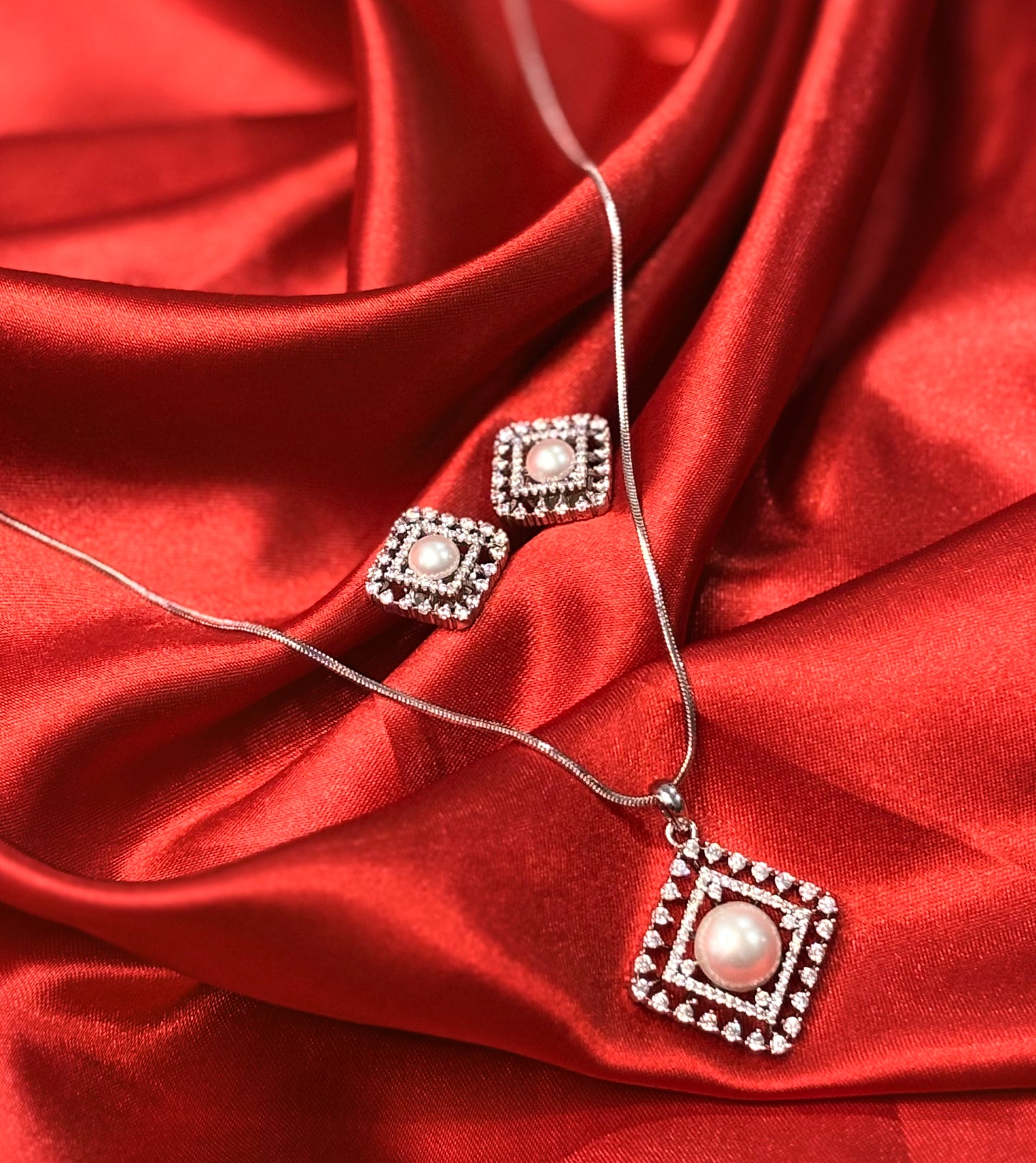 HALO SQUARE COMBO WITH EARRING