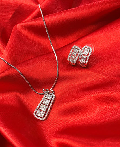 MODERN MUSE COMBO WITH EARRING
