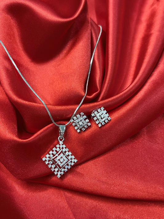 HALO SQUARE COMBO WITH EARRING