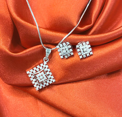 CRYSTAL CUBIQUE COMBO WITH EARRINGS