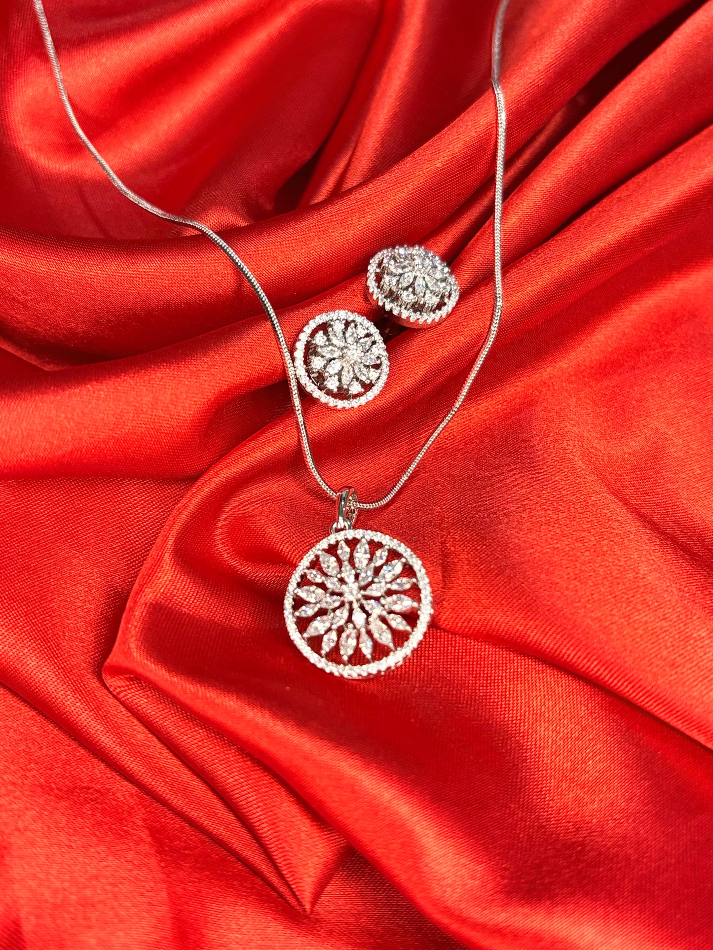 FLORA HALO COMBO WITH EARRING