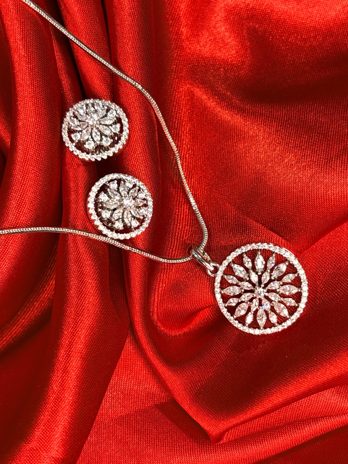 FLORA HALO COMBO WITH EARRING