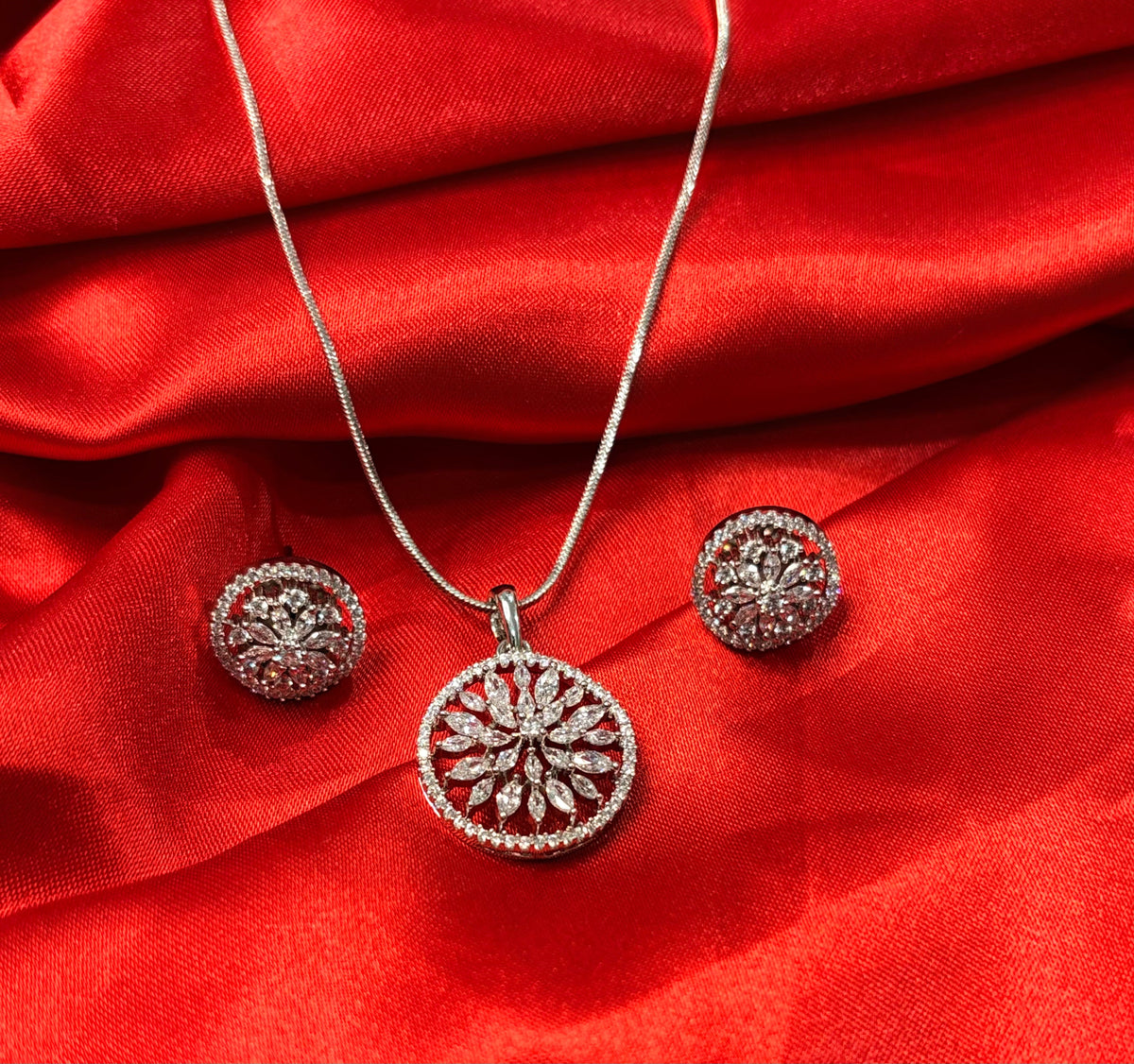 FLORA HALO COMBO WITH EARRING