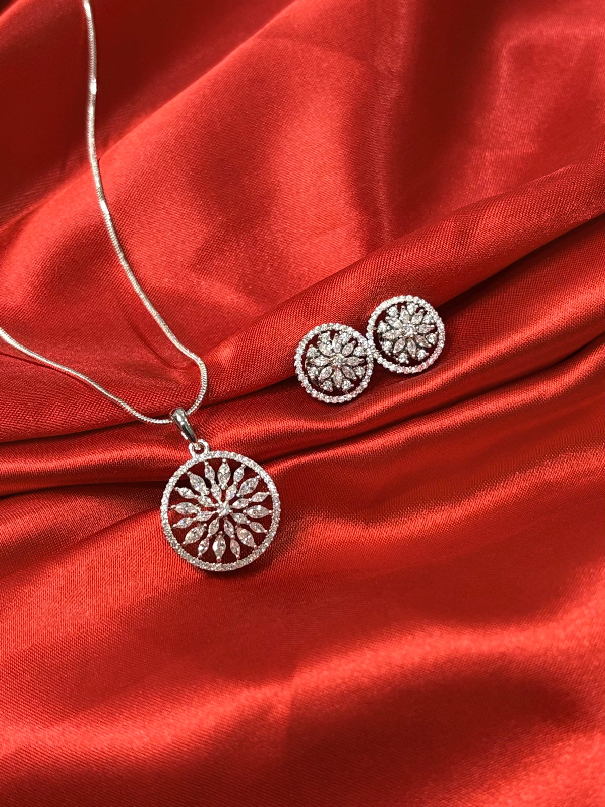 FLORA HALO COMBO WITH EARRING