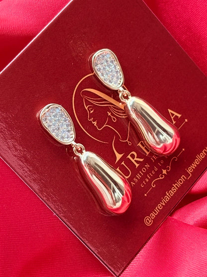 POLISHED GOLD TONE METAL DROP