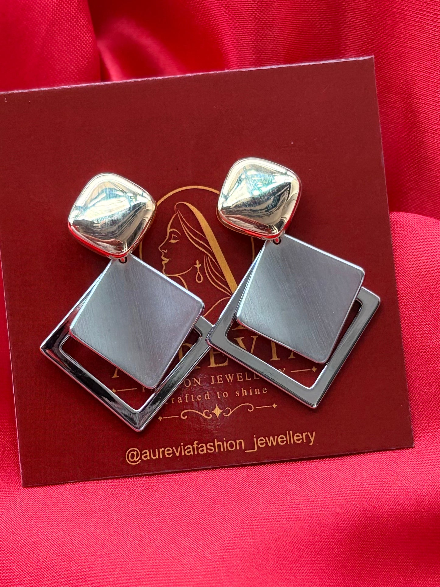 SQUARE STATEMENT EARRING