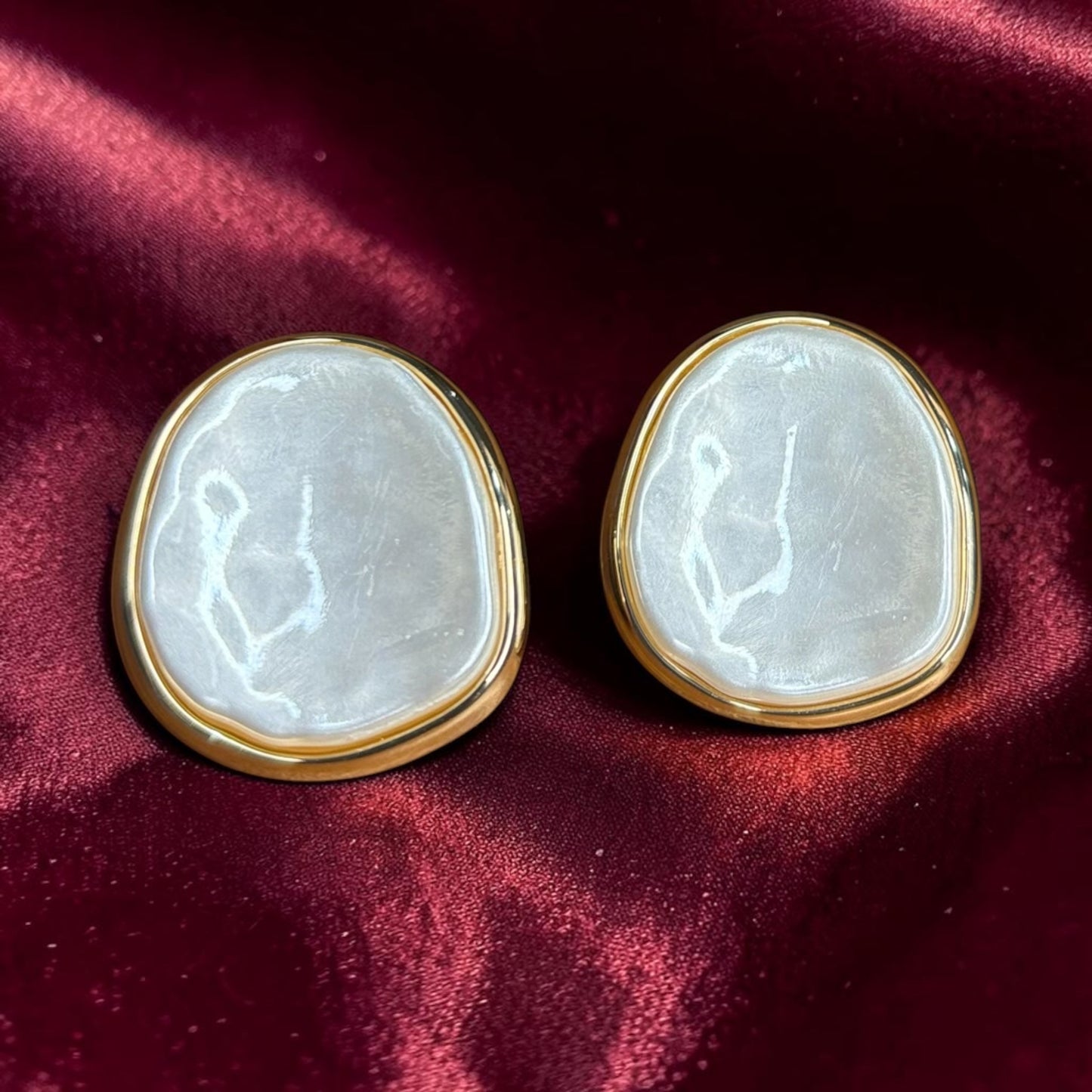 ORGANIC OVAL STUD