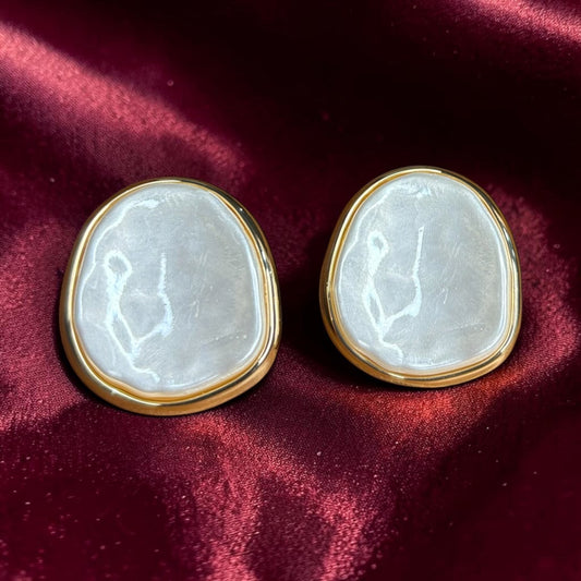 ORGANIC OVAL STUD