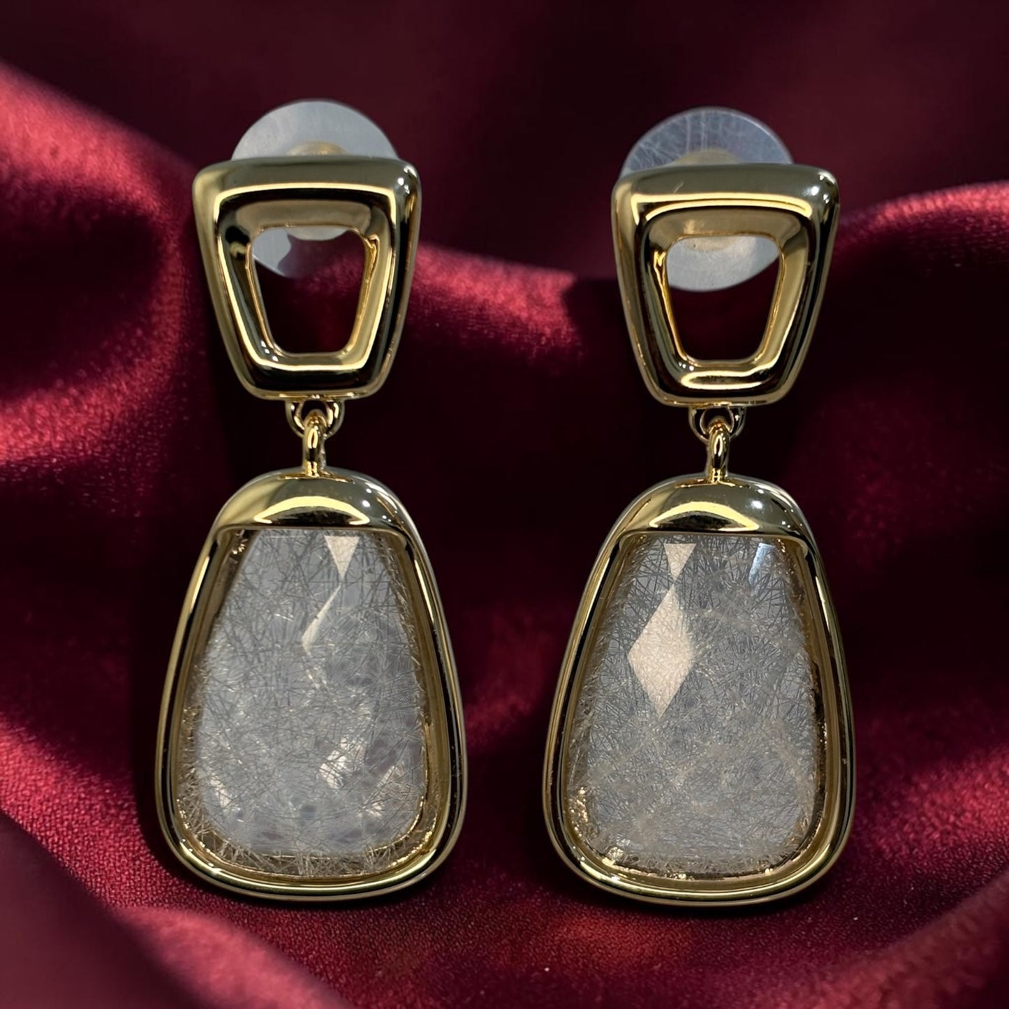 RESIN WHITE STONE DROP