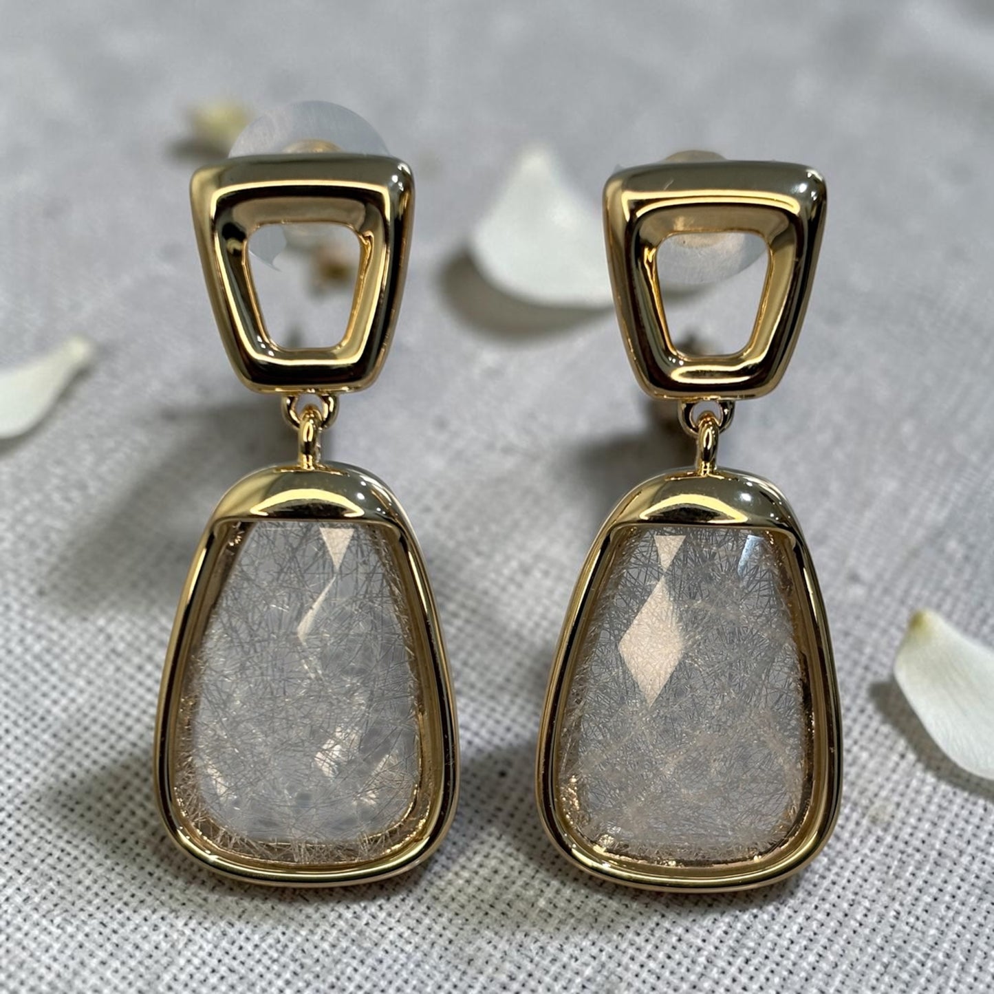 RESIN WHITE STONE DROP