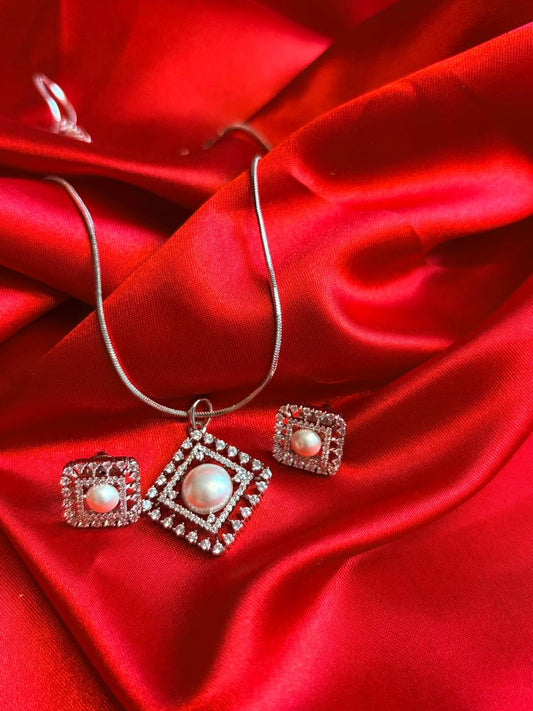 HALO SQUARE COMBO WITH EARRING