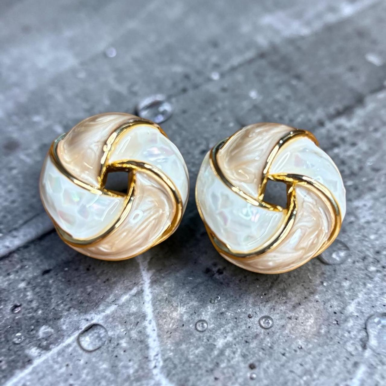 SWIRL KNOT BROOCH STUD
