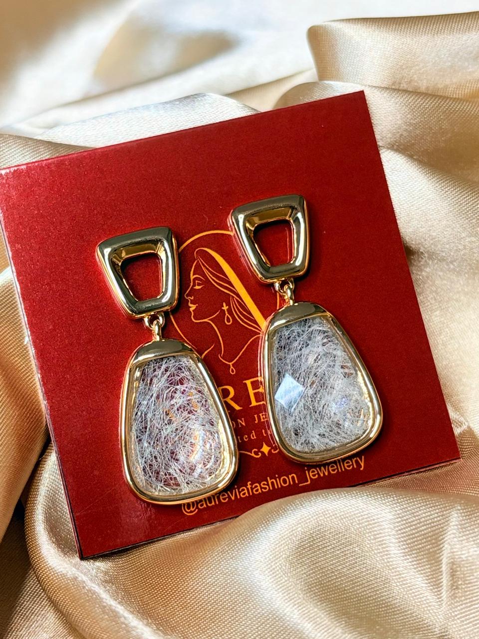 RESIN WHITE STONE DROP